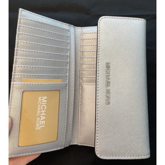 Michael Kors Jet Set Leather Clutch & Wallet. Silver. Set of 2. New No Tags. - Picture 11 of 12